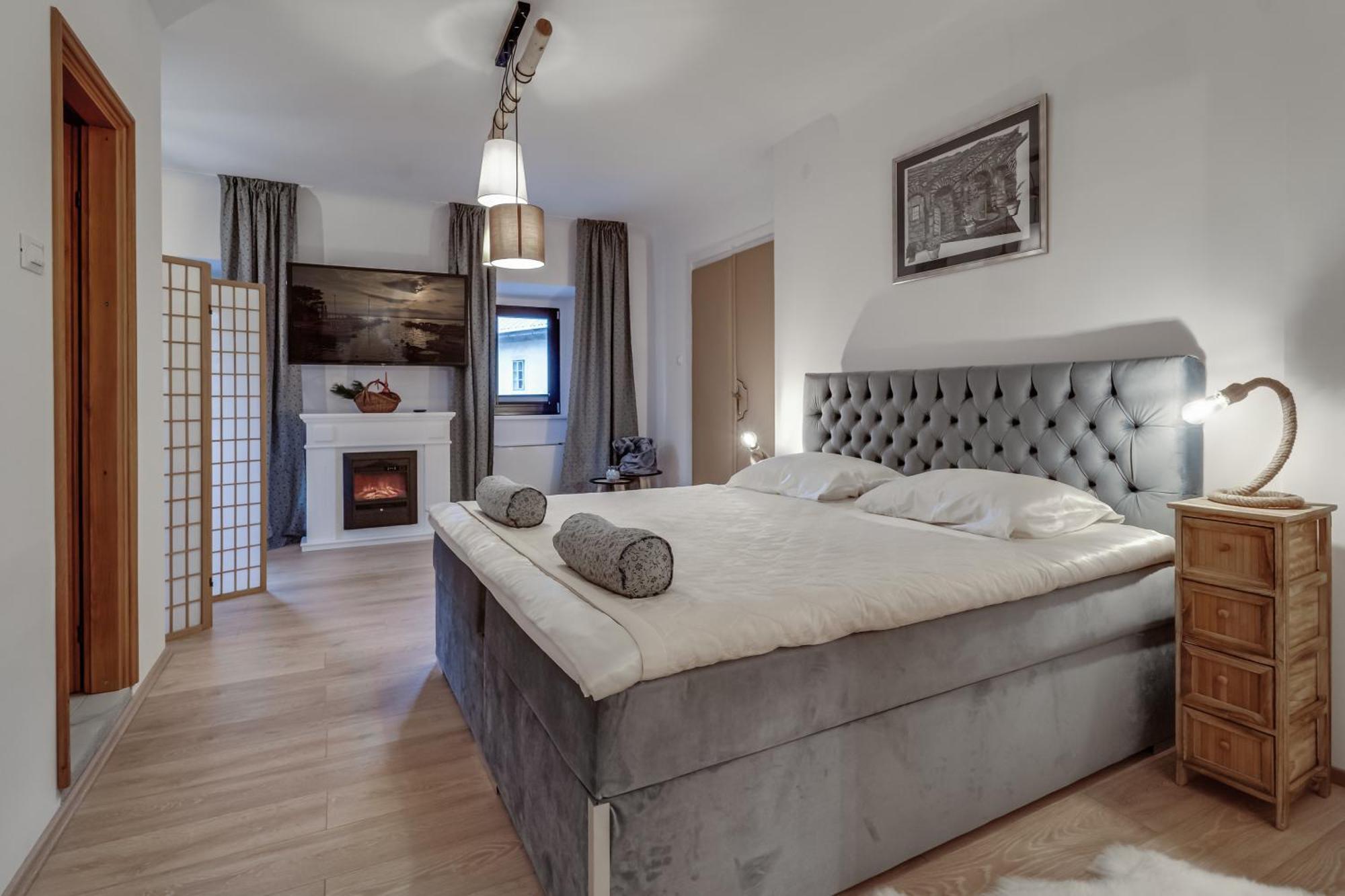 Sobe "Ela" Bed & Breakfast Fuzine Bagian luar foto