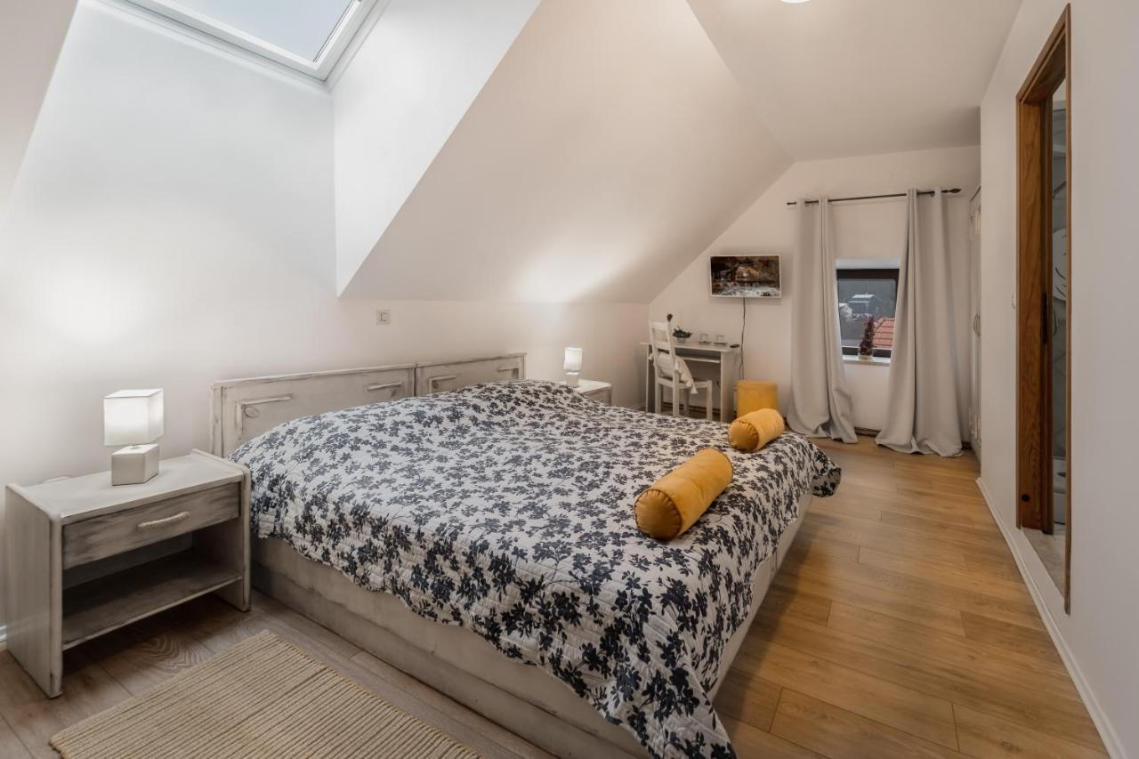 Sobe "Ela" Bed & Breakfast Fuzine Bagian luar foto